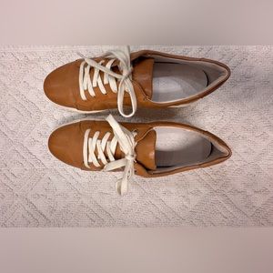 Josef Seibel sneakers in camel.